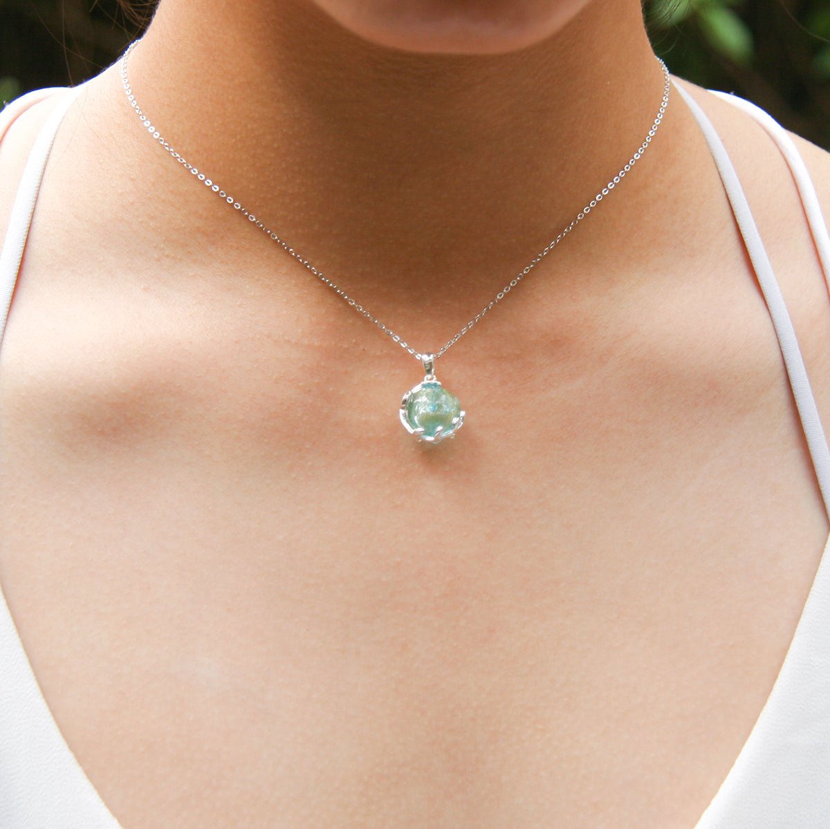 NNEDSZ Gift Box - Aroma Necklace White Gold - Planet Celestial Aqua (Light Blue) + Purify Oil Blend-1