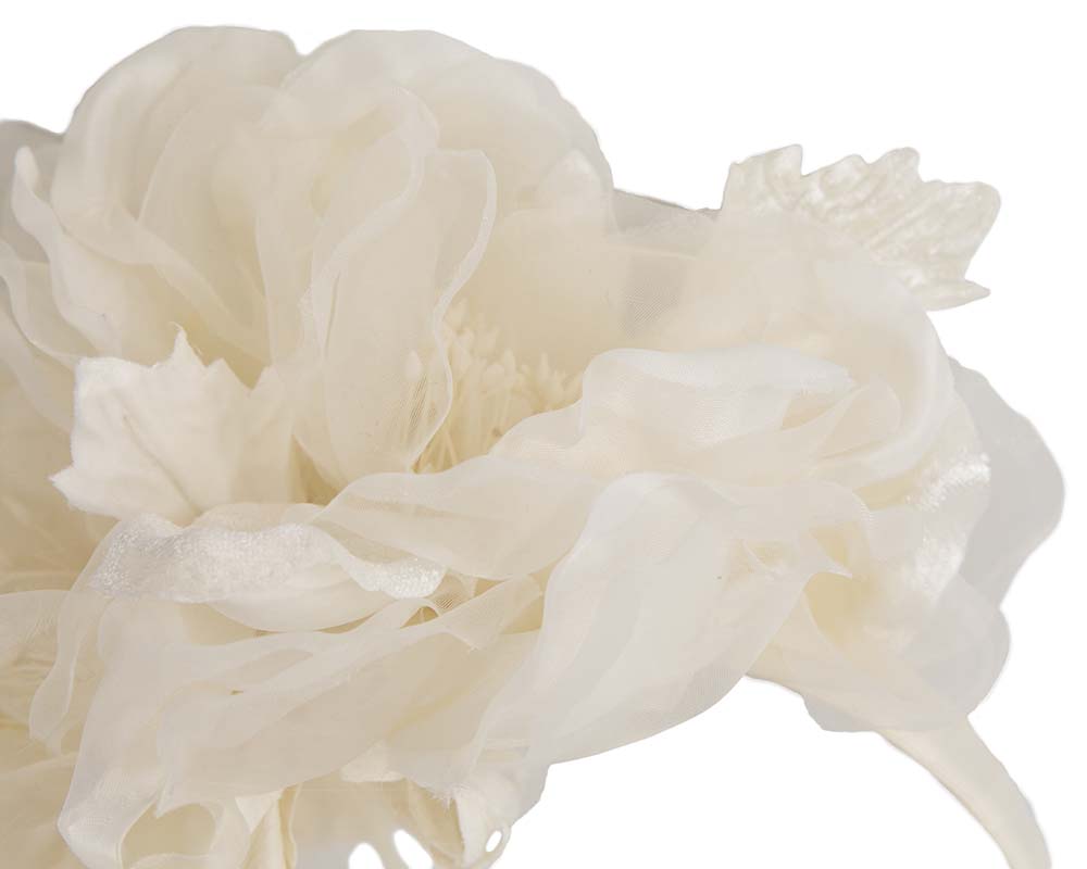 Ivory flower fascinator by Fillies Collection-2