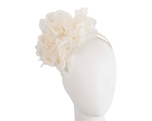Ivory flower fascinator by Fillies Collection-0