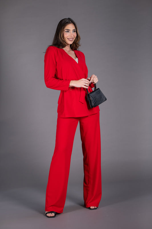 Traje de pantalón y chaqueta cruzada con cinturón color rojo-0