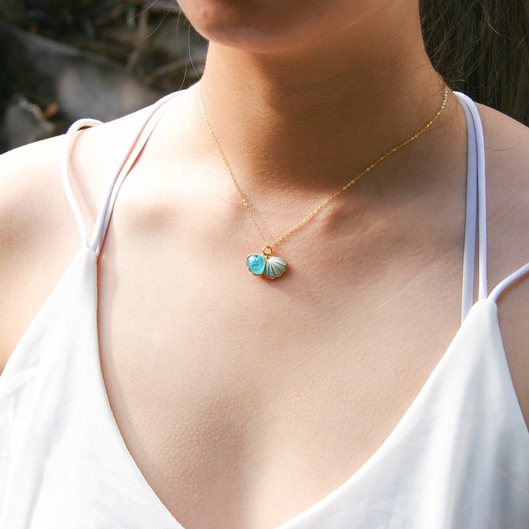 NNEDSZ Gift Box - Aroma Necklace 925 Silver, Gold coated - Green Shell Ocean Breeze (Light blue) + Purify Oil Blend-1